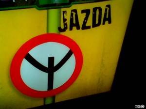 sat nite fever, czyli – ufajcie znakom, albowiem to one wskażą wam drogę.