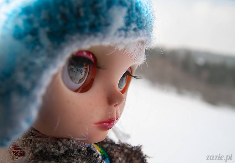 lalka Blythe doll Simply Chocolate & Vanilla custom ooak by Zazie Oh!Zazie, winter time play on the snow ski mountains 