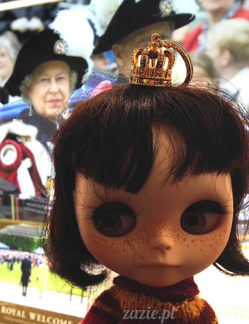 Orka aka Mały Kasztan w Londynie, herbatka u królowej Elżbiety i przejęcie korony Imperium Brytyjskiego, Zazie Custom Dolls